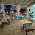 ديوسكوري آرت 3* Kamári