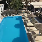 ديوسكوري آرت 3* Kamári