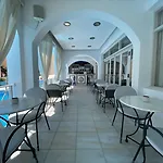 ديوسكوري آرت فندق Kamári