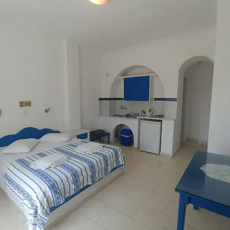 Dioskouri Art Kamari (Santorini)