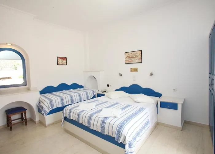 Dioskouri Art Kamari (Santorini)