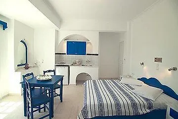 Dioskouri Art Kamari (Santorini)